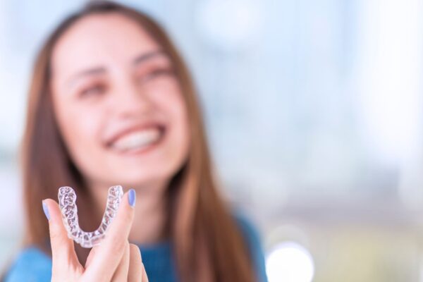 横浜の矯正歯科が解説。インビザラインで変わる毎日